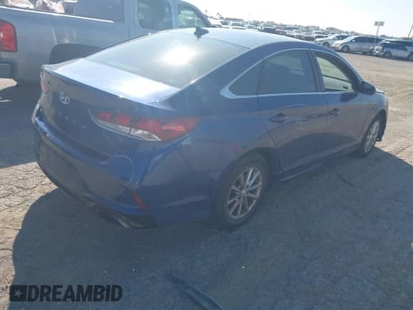 2019 Hyundai Sonata SE z VIN 5NPE24AF8KH775226, wystawiony jako IAAI lot #43184656 z przebiegiem 127 848 mil mil oraz . Historia ofert i sprzedaży dostępna na DreamBid. Obrazek 4.