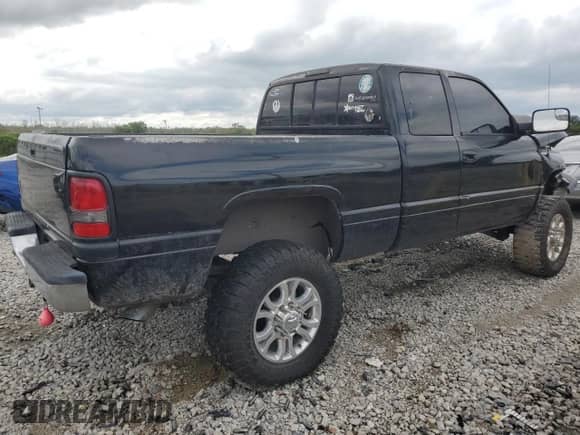 1997 Dodge 1500 с VIN 3B7HF13YXVG805466, выставлен на аукционе Copart как лот 71780634 с пробегом 193 993 миль миль и Списание • Salvage title. История ставок и продаж доступна на DreamBid. Изображение 3.