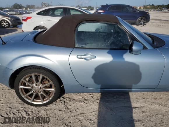 ✅ 2008 Mazda MX-5 Miata Grand Touring • VIN: JM1NC25F580146430 • Lot: 73598374. Wystawiony na Copart z przebiegiem Nie podano. Bezpłatny archiwum sprzedaży aukcyjnych z USA i szczegółowy raport historii pojazdu na DreamBid. Zdjęcie 10.