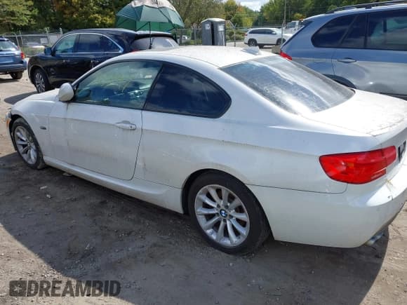 ✅ 2013 BMW 3 Series 328i xDrive • VIN: WBAKF5C56DE658035 • Lot: 40345747. Wystawiony na IAAI z przebiegiem 106 321 mil. Bezpłatny archiwum sprzedaży aukcyjnych z USA i szczegółowy raport historii pojazdu na DreamBid. Zdjęcie 14.