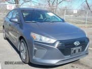 ✅ 2018 Hyundai Ioniq Blue • VIN: KMHC65LC7JU065772 • Lot: 41890880. Wystawiony na IAAI z przebiegiem 83 386 mil. Bezpłatny archiwum sprzedaży aukcyjnych z USA i szczegółowy raport historii pojazdu na DreamBid. Zdjęcie 1.