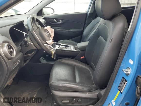 2022 Hyundai Kona Limited z VIN KM8K53AG9NU155584, wystawiony jako Copart lot #84730684 z przebiegiem 21 912 mil mil oraz Czysty tytuł • Clean title. Historia ofert i sprzedaży dostępna na DreamBid. Obrazek 7.