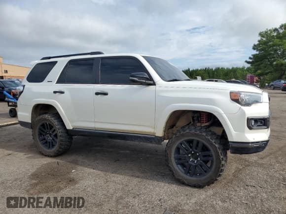 ✅ 2021 Toyota 4Runner Nightshade • VIN: JTEJU5JR6M5962276 • Лот: 66290325. Опубликован ранее на Copart с пробегом 81 103 миль. Бесплатный доступ к архиву аукционных продаж из США и подробный отчёт об истории автомобиля на DreamBid. Изображение 4.
