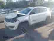 2021 Jeep Compass 80th Anniversary z VIN 3C4NJDEB0MT595610, wystawiony jako IAAI lot #43220698 z przebiegiem 92 251 mil mil oraz . Historia ofert i sprzedaży dostępna na DreamBid. Obrazek 19.