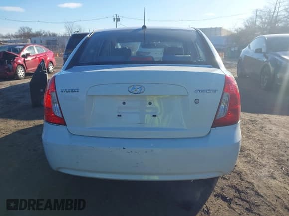 ✅ 2011 Hyundai Accent GLS • VIN: KMHCN4AC0BU606100 • Лот: 41293628. Опубликован ранее на IAAI с пробегом 121 471 миль. Бесплатный доступ к архиву аукционных продаж из США и подробный отчёт об истории автомобиля на DreamBid. Изображение 16.