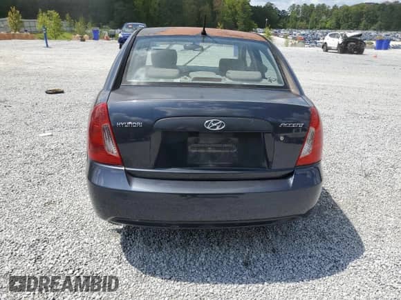 2008 Hyundai Accent GLS z VIN KMHCN46C78U203636, wystawiony jako Copart lot #67493494 z przebiegiem 151 876 mil mil oraz Nie do naprawy • Non repairable. Historia ofert i sprzedaży dostępna na DreamBid. Obrazek 6.