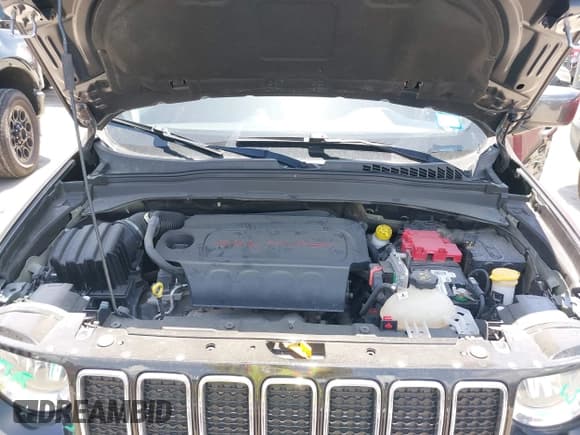 ✅ 2020 Jeep Renegade Latitude • VIN: ZACNJABB0LPL66690 • Lot: 42675393. Wystawiony na IAAI z przebiegiem 61 366 mil. Bezpłatny archiwum sprzedaży aukcyjnych z USA i szczegółowy raport historii pojazdu na DreamBid. Zdjęcie 10.