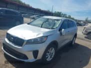 ✅ 2019 Kia Sorento LX • VIN: 5XYPGDA50KG442401 • Лот: 43350031. Опубликован ранее на IAAI с пробегом 134 877 миль. Бесплатный доступ к архиву аукционных продаж из США и подробный отчёт об истории автомобиля на DreamBid. Изображение 2.