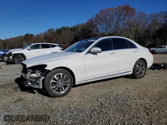 ✅ 2015 Mercedes-Benz C 300 Luxury • VIN: 55SWF4KB6FU092397 • Lot: 93611695. Listed on Copart with 73,301 mi. Free auction sales archive from the USA and detailed vehicle history report at DreamBid. Image 1.