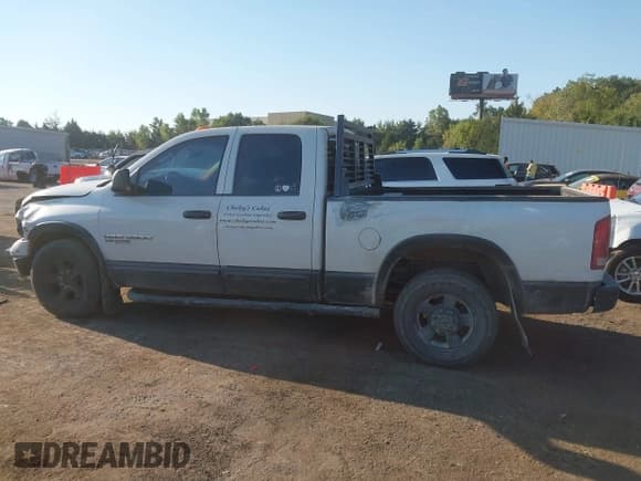 ✅ 2005 Dodge 3500 SLT • VIN: 3D7LR38C15G866401 • Lot: 43363722. Wystawiony na IAAI z przebiegiem 204 391 mil. Bezpłatny archiwum sprzedaży aukcyjnych z USA i szczegółowy raport historii pojazdu na DreamBid. Zdjęcie 15.