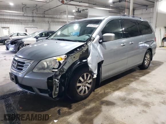 ✅ 2010 Honda Odyssey EX • VIN: 5FNRL3H42AB105133 • Lot: 92425965. Listed on Copart with 197,994 mi. Free auction sales archive from the USA and detailed vehicle history report at DreamBid. Image 1.