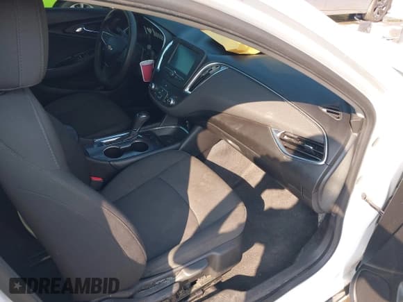 ✅ 2018 Chevrolet Malibu LT • VIN: 1G1ZD5ST2JF264148 • Lot: 42789398. Listed on IAAI with 138,790 mi. Free auction sales archive from the USA and detailed vehicle history report at DreamBid. Image 5.