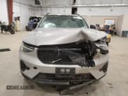 ✅ 2024 Volvo XC40 Ultimate Dark Theme • VIN: YV4L12UM4R2213891 • Lot: 85272044. Wystawiony na Copart z przebiegiem Nie podano. Bezpłatny archiwum sprzedaży aukcyjnych z USA i szczegółowy raport historii pojazdu na DreamBid. Zdjęcie 5.