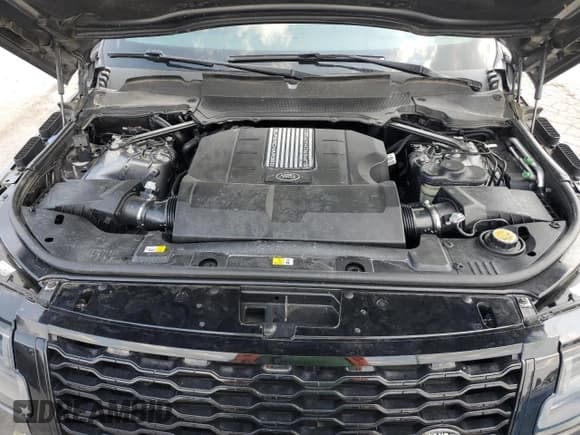 ✅ 2019 Land Rover Range Rover • VIN: SALGS2RE0KA542076 • Lot: 60588925. Listed on Copart with 69,038 mi. Free auction sales archive from the USA and detailed vehicle history report at DreamBid. Image 12.