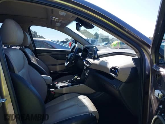 ✅ 2019 Hyundai Santa Fe Limited • VIN: 5NMS5CAA8KH036668 • Лот: 43544647. Опубликован ранее на IAAI с пробегом 82 738 миль. Бесплатный доступ к архиву аукционных продаж из США и подробный отчёт об истории автомобиля на DreamBid. Изображение 5.