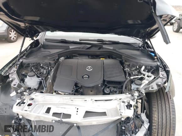 ✅ 2024 Mercedes-Benz GLC 300 • VIN: W1NKM4GB9RF209266 • Lot: 41331418. Listed on IAAI with 6,102 mi. Free auction sales archive from the USA and detailed vehicle history report at DreamBid. Image 10.