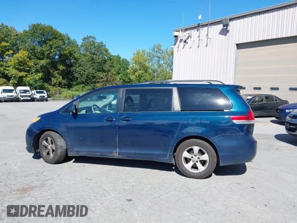 ✅ 2011 Toyota Sienna LE AAS • VIN: 5TDKK3DC1BS021934 • Lot: 43176811. Listed on IAAI with 281,090 mi. Free auction sales archive from the USA and detailed vehicle history report at DreamBid. Image 14.