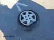 2005 Hyundai Elantra GLS z VIN KMHDN46D75U096046, wystawiony jako Copart lot #68332904 z przebiegiem 175 947 mil mil oraz Szkoda całkowita • Salvage title. Historia ofert i sprzedaży dostępna na DreamBid. Obrazek 14.