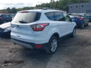 ✅ 2018 Ford Escape SE • VIN: 1FMCU9GD1JUD08203 • Лот: 43443399. Опубликован ранее на IAAI с пробегом 147 062 миль. Бесплатный доступ к архиву аукционных продаж из США и подробный отчёт об истории автомобиля на DreamBid. Изображение 4.