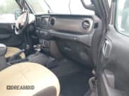 ✅ 2021 Jeep Wrangler Unlimited Sport S • VIN: 1C4HJXDNXMW610618 • Лот: 41127373. Опубликован ранее на IAAI с пробегом 60 264 миль. Бесплатный доступ к архиву аукционных продаж из США и подробный отчёт об истории автомобиля на DreamBid. Изображение 5.