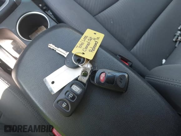 ✅ 2014 Hyundai Elantra SE • VIN: 5NPDH4AE5EH543883 • Lot: 43222326. Listed on IAAI with 56,826 mi. Free auction sales archive from the USA and detailed vehicle history report at DreamBid. Image 11.