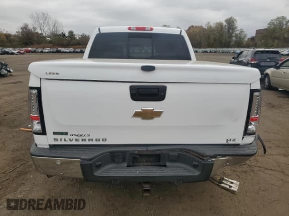 ✅ 2011 Chevrolet Silverado 1500 LTZ • VIN: 3GCPKTE32BG368305 • Lot: 90077185. Listed on Copart with 218,942 mi. Free auction sales archive from the USA and detailed vehicle history report at DreamBid. Image 6.