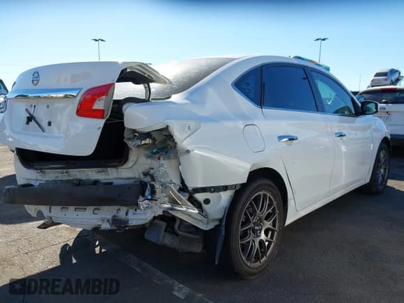 ✅ 2015 Nissan Sentra SV • VIN: 3N1AB7AP5FY222358 • Лот: 43752305. Опубликован ранее на IAAI с пробегом 116 195 миль. Бесплатный доступ к архиву аукционных продаж из США и подробный отчёт об истории автомобиля на DreamBid. Изображение 4.