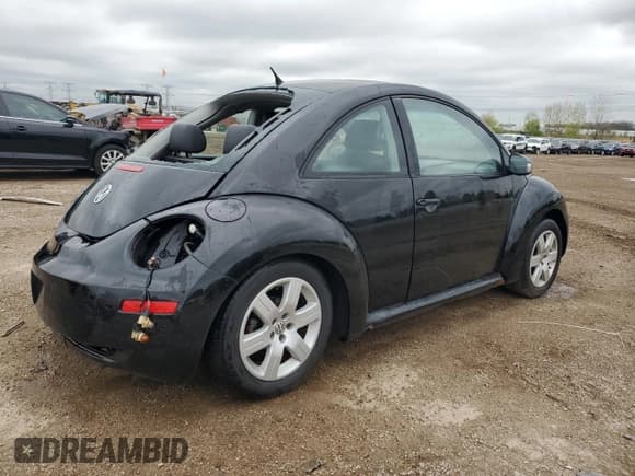 ✅ 2007 Volkswagen Beetle • VIN: 3VWRW31C07M511650 • Lot: 55485145. Listed on Copart with 110,156 mi. Free auction sales archive from the USA and detailed vehicle history report at DreamBid. Image 3.