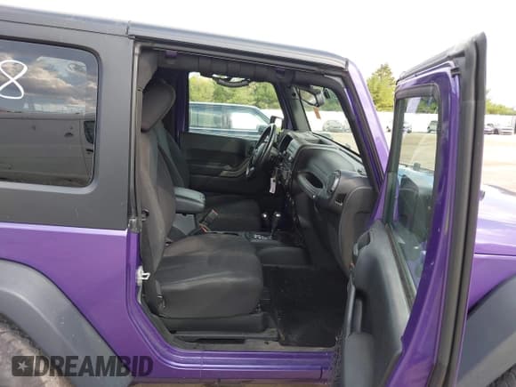 ✅ 2017 Jeep Wrangler Sport • VIN: 1C4AJWAG0HL739914 • Lot: 43343978. Listed on IAAI with 77,553 mi. Free auction sales archive from the USA and detailed vehicle history report at DreamBid. Image 5.