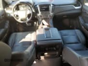 ✅ 2019 Chevrolet Suburban LT • VIN: 1GNSCHKC9KR174984 • Lot: 76138454. Wystawiony na Copart z przebiegiem 92 507 mil. Bezpłatny archiwum sprzedaży aukcyjnych z USA i szczegółowy raport historii pojazdu na DreamBid. Zdjęcie 8.