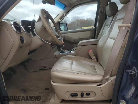 ✅ 2008 Ford Explorer • VIN: 1FMEU84E88UA93090 • Lot: 51587605. Wystawiony na Copart z przebiegiem 108 579 mil. Bezpłatny archiwum sprzedaży aukcyjnych z USA i szczegółowy raport historii pojazdu na DreamBid. Zdjęcie 7.