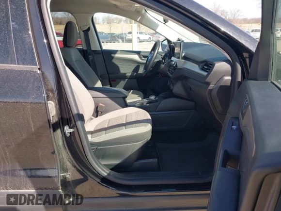 ✅ 2022 Ford Escape SE • VIN: 1FMCU9G6XNUB30881 • Lot: 41750512. Listed on IAAI with 88,681 mi. Free auction sales archive from the USA and detailed vehicle history report at DreamBid. Image 5.