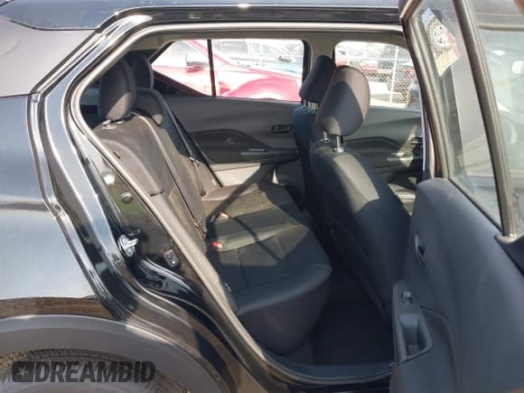 ✅ 2025 Nissan Kicks Play S • VIN: 3N1CP5BV7SL476026 • Lot: 42163114. Listed on IAAI with 387 mi. Free auction sales archive from the USA and detailed vehicle history report at DreamBid. Image 8.