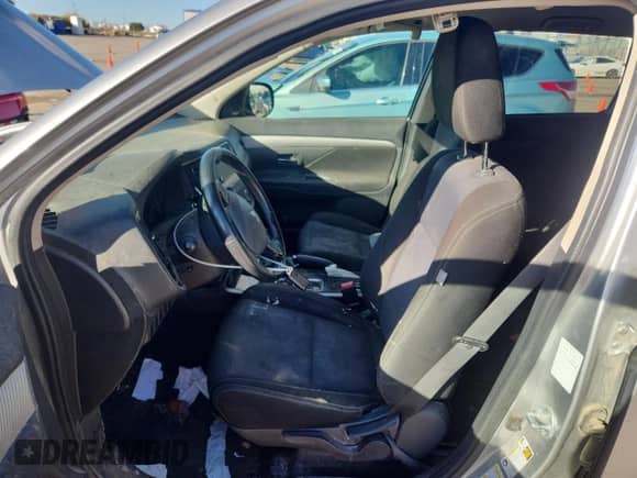 2018 Mitsubishi Outlander SE with VIN JA4AD3A39JJ004198, listed as a Copart auction lot 87282365 with 140,590 mi miles and Clean title. Bid and sale history available at DreamBid. Image 7.