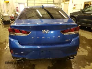 ✅ 2018 Hyundai Sonata Limited Plus • VIN: 5NPE34AB6JH637290 • Лот: 37653573. Опубликован ранее на Copart с пробегом 121 802 миль. Бесплатный доступ к архиву аукционных продаж из США и подробный отчёт об истории автомобиля на DreamBid. Изображение 6.