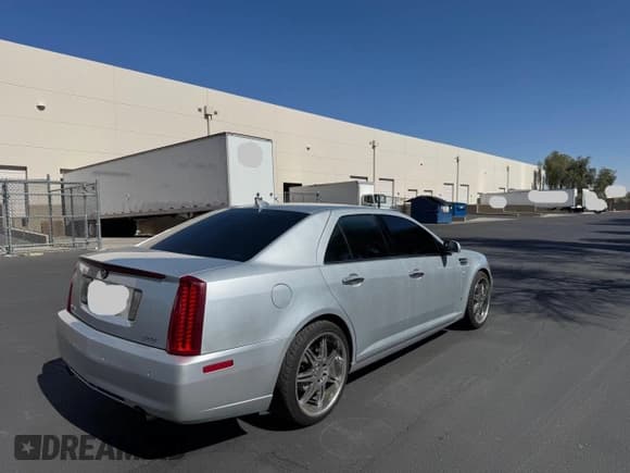 ✅ 2009 Cadillac STS RWD • VIN: 1G6DK67V190122169 • Lot: 53591735. Wystawiony na Copart z przebiegiem 122 418 mil. Bezpłatny archiwum sprzedaży aukcyjnych z USA i szczegółowy raport historii pojazdu na DreamBid. Zdjęcie 4.