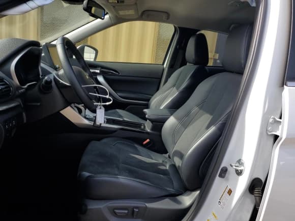 ✅ 2024 Mitsubishi Eclipse Cross SE • VIN: JA4ATWAA6RZ058283 • Lot: 56630445. Listed on Copart with 23,330 mi. Free auction sales archive from the USA and detailed vehicle history report at DreamBid. Image 7.