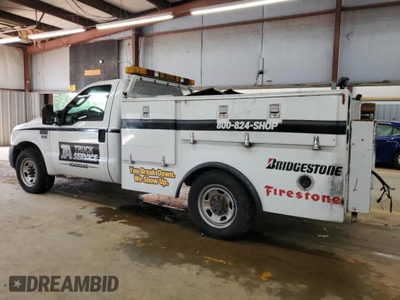 ✅ 2006 Ford F-350 XL • VIN: 1FDSF34506EC09843 • Лот: 72252064. Опубликован ранее на Copart с пробегом 310 514 миль. Бесплатный доступ к архиву аукционных продаж из США и подробный отчёт об истории автомобиля на DreamBid. Изображение 2.