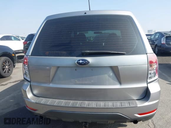 ✅ 2010 Subaru Forester X • VIN: JF2SH6AC7AH744132 • Лот: 43585364. Опубликован ранее на IAAI с пробегом 138 909 миль. Бесплатный доступ к архиву аукционных продаж из США и подробный отчёт об истории автомобиля на DreamBid. Изображение 17.