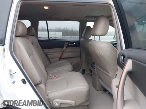 ✅ 2010 Toyota Highlander Limited • VIN: 5TDDK3EH7AS018778 • Лот: 43772370. Опубликован ранее на IAAI с пробегом 111 103 миль. Бесплатный доступ к архиву аукционных продаж из США и подробный отчёт об истории автомобиля на DreamBid. Изображение 8.