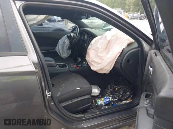 2015 Dodge Charger SXT с VIN 2C3CDXHG3FH824093, выставлен на аукционе IAAI как лот 42965128 с пробегом Не указан миль и . История ставок и продаж доступна на DreamBid. Изображение 5.