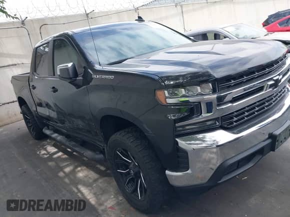 2022 Chevrolet Silverado 1500 LT z VIN 1GCPWCEDXNZ201109, wystawiony jako IAAI lot #42783919 z przebiegiem 46 769 mil mil oraz . Historia ofert i sprzedaży dostępna na DreamBid. Obrazek 1.