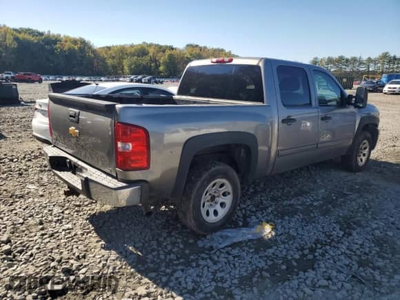 2012 Chevrolet Silverado 1500 LT with VIN 1GCPKSE73CF168498, listed as a Copart auction lot 82364765 with 204,684 mi miles and Clean title. Bid and sale history available at DreamBid. Image 3.