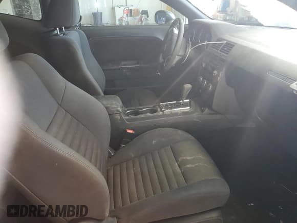 ✅ 2013 Dodge Challenger Rallye Redline • VIN: 2C3CDYAG4DH645526 • Lot: 87812185. Wystawiony na Copart z przebiegiem Nie podano. Bezpłatny archiwum sprzedaży aukcyjnych z USA i szczegółowy raport historii pojazdu na DreamBid. Zdjęcie 10.