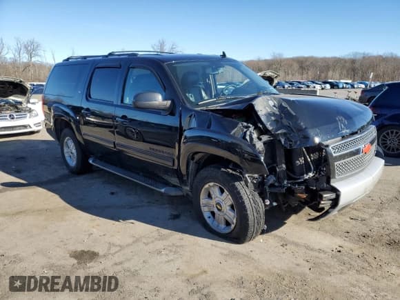 ✅ 2013 Chevrolet Suburban LT • VIN: 1GNSKJE78DR282704 • Lot: 81809584. Wystawiony na Copart z przebiegiem Nie podano. Bezpłatny archiwum sprzedaży aukcyjnych z USA i szczegółowy raport historii pojazdu na DreamBid. Zdjęcie 4.