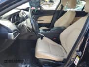 ✅ 2018 Jaguar XE 25t • VIN: SAJAS4FX5JCP18798 • Lot: 66939554. Wystawiony na Copart z przebiegiem 94 560 mil. Bezpłatny archiwum sprzedaży aukcyjnych z USA i szczegółowy raport historii pojazdu na DreamBid. Zdjęcie 7.