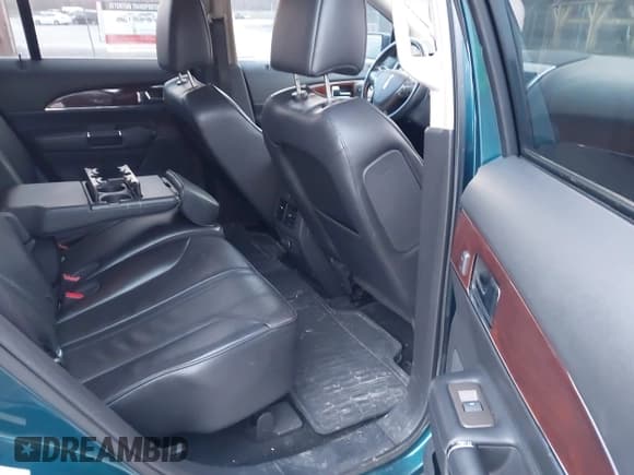 ✅ 2011 Lincoln MKX • VIN: 2LMDJ8JKXBBJ22654 • Lot: 43906940. Listed on IAAI with 174,699 mi. Free auction sales archive from the USA and detailed vehicle history report at DreamBid. Image 8.