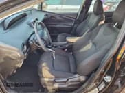 ✅ 2021 Toyota Prius LE • VIN: JTDL9MFU5M3028966 • Lot: 94581885. Wystawiony na Copart z przebiegiem 31 981 mil. Bezpłatny archiwum sprzedaży aukcyjnych z USA i szczegółowy raport historii pojazdu na DreamBid. Zdjęcie 7.