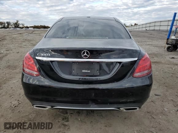 ✅ 2016 Mercedes-Benz C 300 • VIN: 55SWF4JB5GU100556 • Lot: 89612175. Wystawiony na Copart z przebiegiem 115 701 mil. Bezpłatny archiwum sprzedaży aukcyjnych z USA i szczegółowy raport historii pojazdu na DreamBid. Zdjęcie 6.