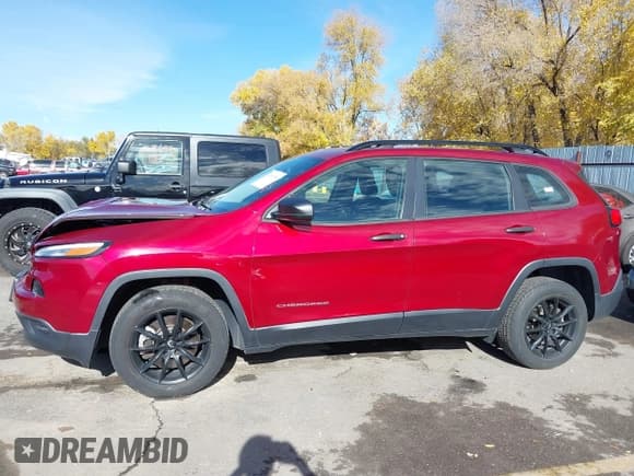 ✅ 2015 Jeep Cherokee Sport • VIN: 1C4PJLAB6FW695166 • Lot: 43616568. Wystawiony na IAAI z przebiegiem 34 689 mil. Bezpłatny archiwum sprzedaży aukcyjnych z USA i szczegółowy raport historii pojazdu na DreamBid. Zdjęcie 14.